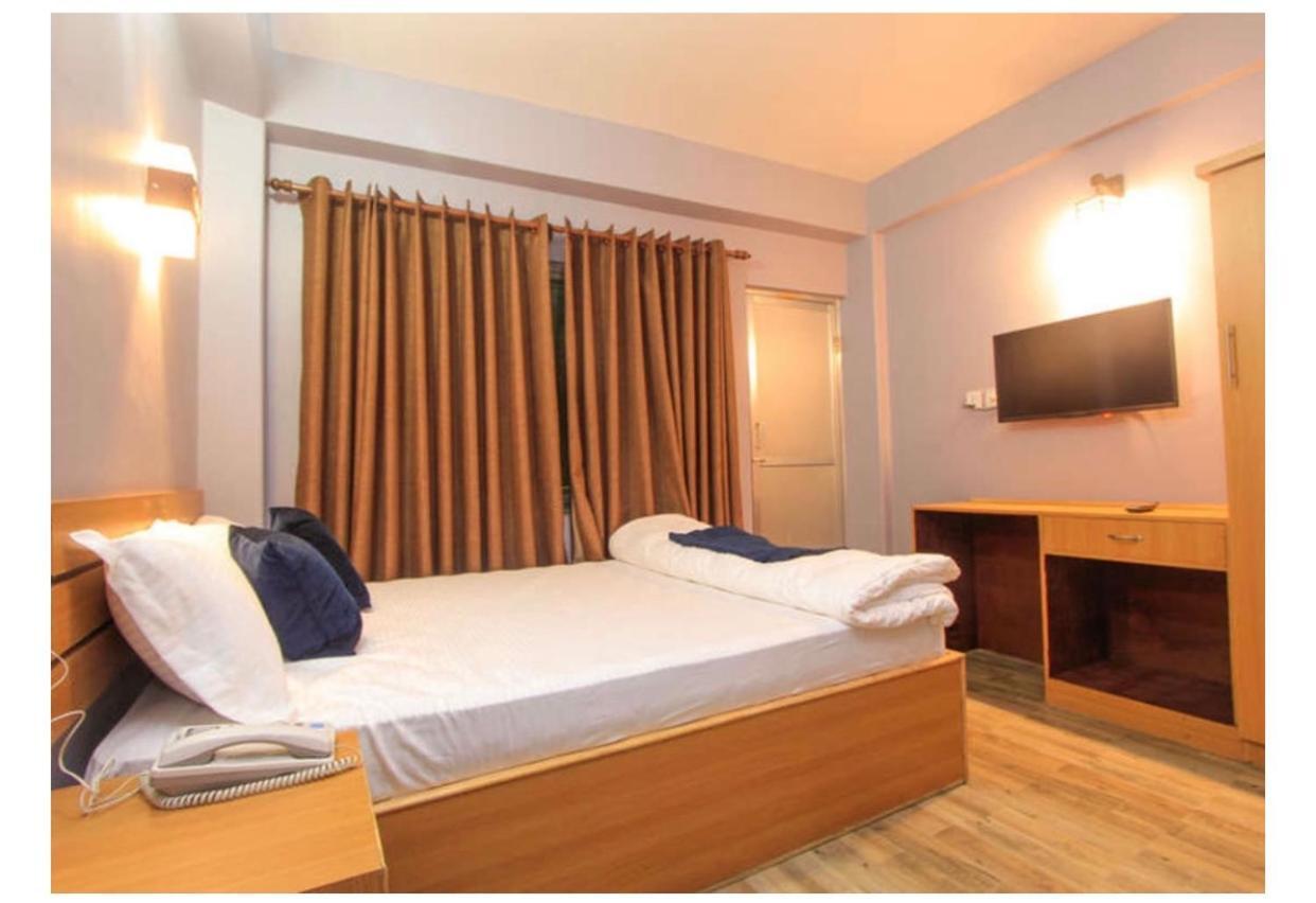 פוקהרה Paila Hostel Lakeside מראה חיצוני תמונה
